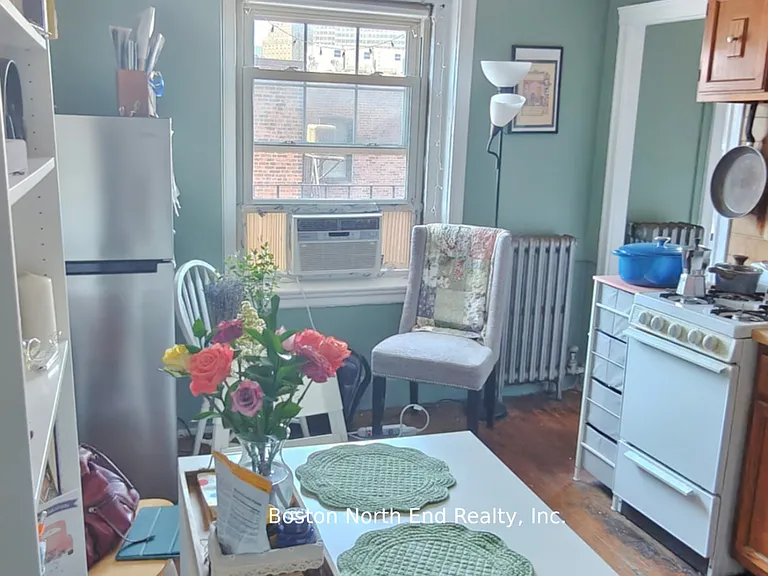 294 Hanover St #5G — Photo 4