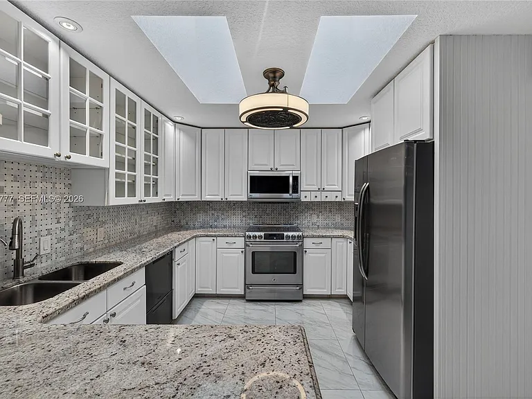 2801 Coral Shores Dr — Photo 22