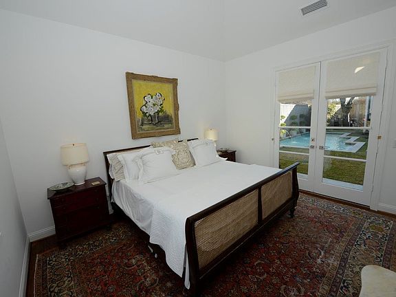 4th image of 5646 Southwestern Blvd