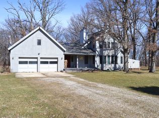 2592 E 1069th Rd, Ottawa, IL 61350