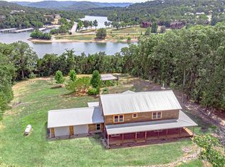 271 Oaks Landing Dr, Eureka Springs, AR 72631