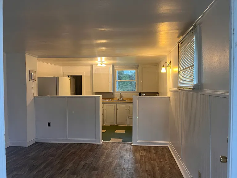 18147 Point Lookout Rd — Photo 2
