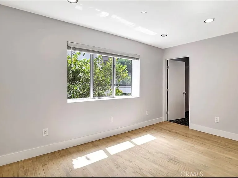 6396 Weidlake Dr — Photo 11