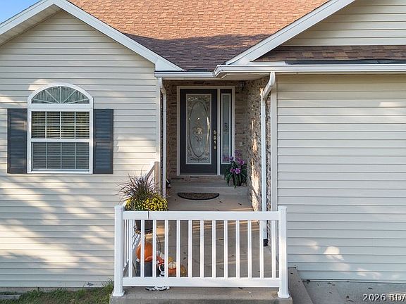 3rd image of 1310 Bluff Dr