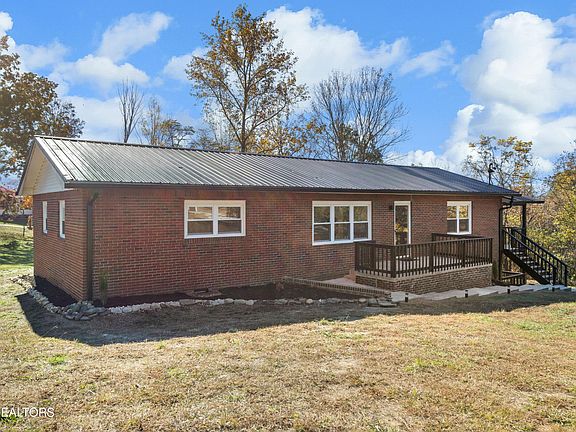 2nd image of 255 E Bowman Cir