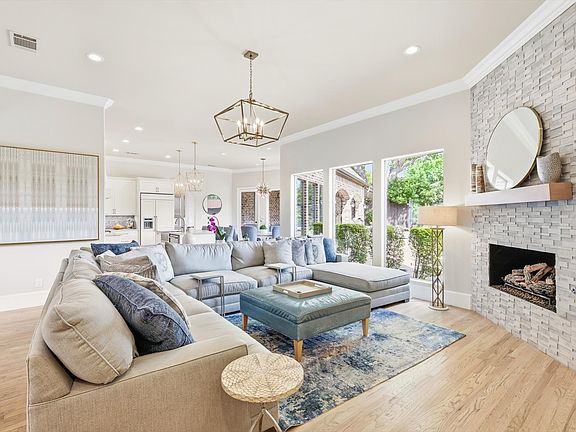 5th image of 476 Hidden Valley Ln