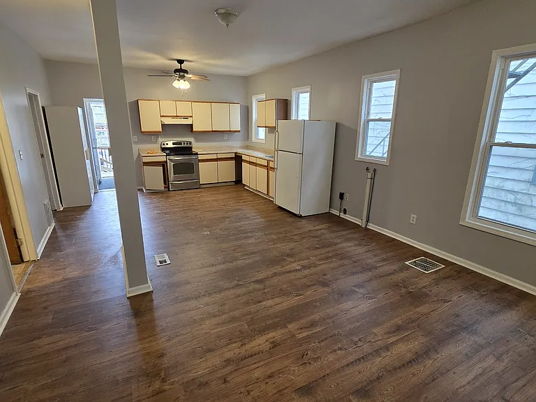 88 5th Ave #1 — Photo 2