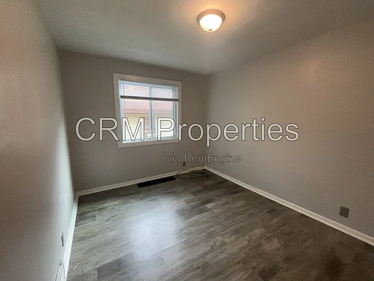 714 E Vaile Ave — Photo 26