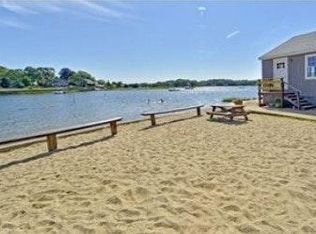 72 Pinehurst Dr, Wareham, MA 02571