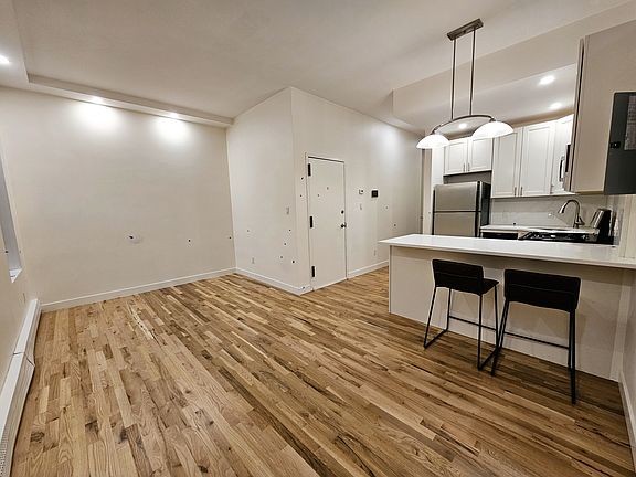 2nd image of 358 Jefferson Ave #3