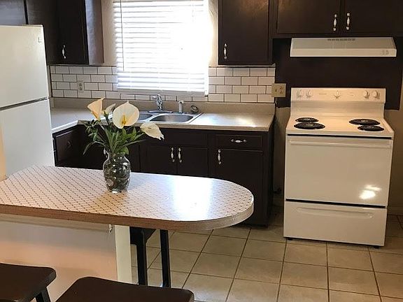 5th image of 3557 Seay Ave #B