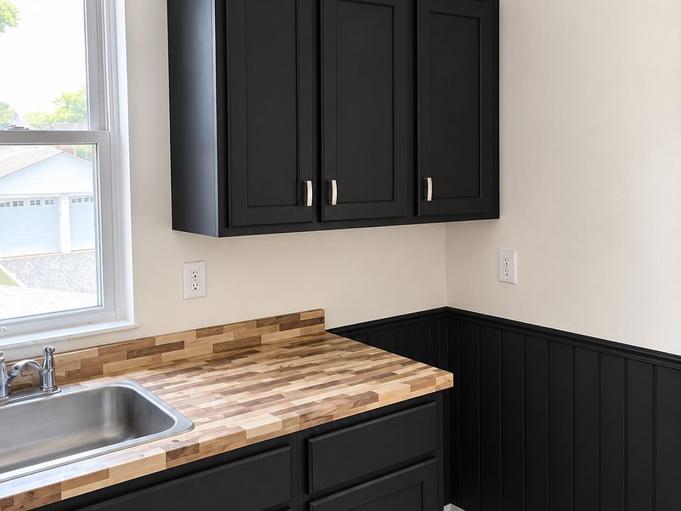 2nd image of 207 Richey Ave Floor 2