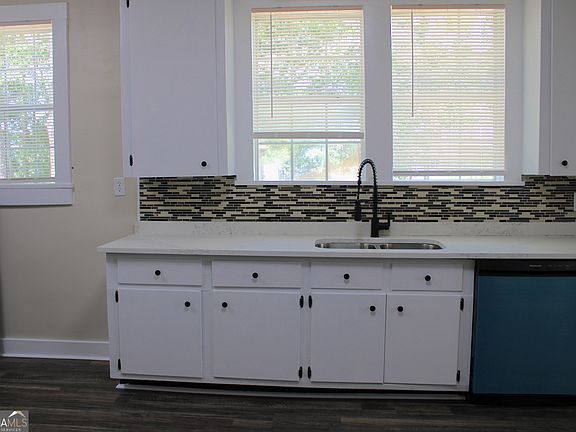 4th image of 100 Ellis Jones Ln