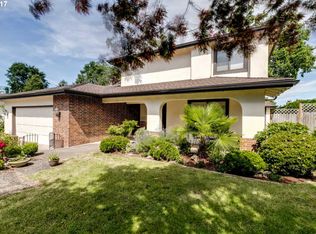 2815 Chuckanut St, Eugene, OR 97408
