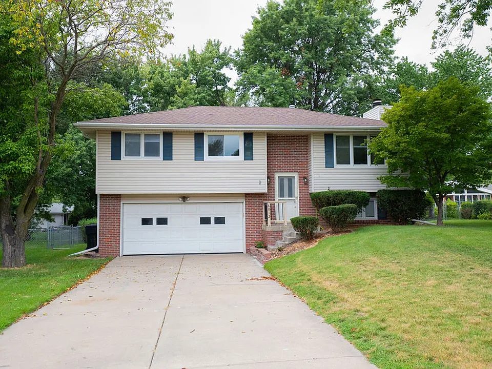 6012 Fleetwood Dr