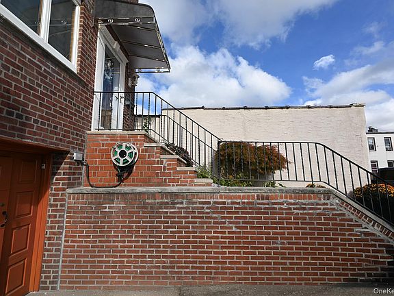 3rd image of 7112 71st Place