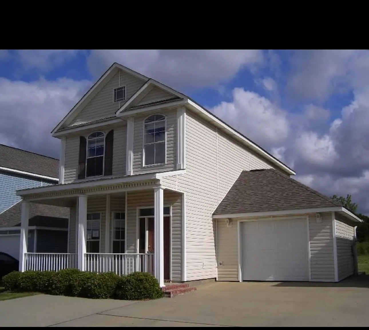 4 bed, 4.5 bath, 1844 sqft, $1,800 — Photo 1