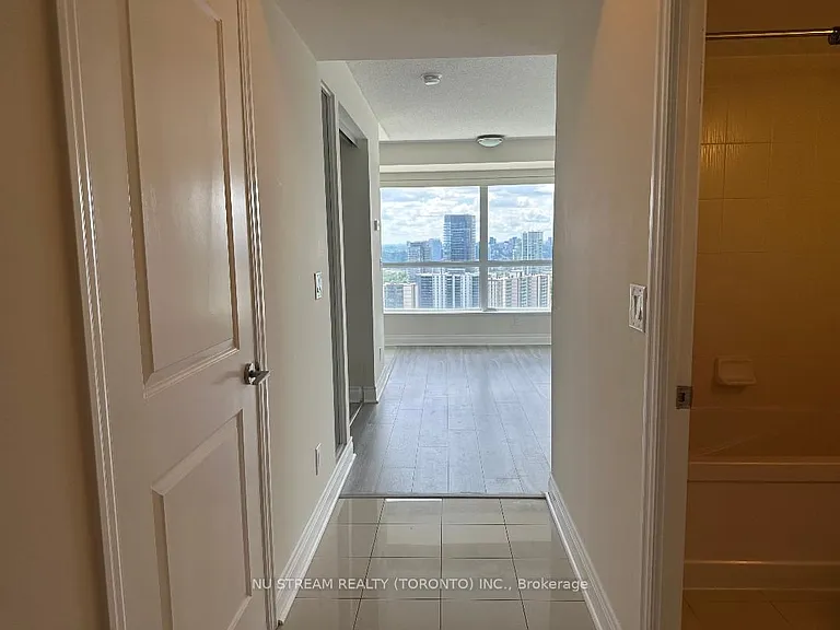 275 Yorkland Rd #2802 — Photo 2