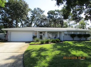 1093 Porter Dr, Largo, FL 33771