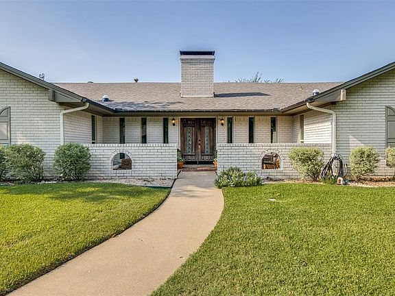 2nd image of 2619 Briarcove Dr