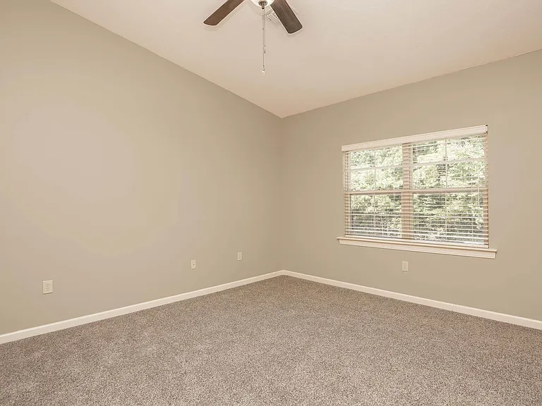 Stonewater Place Apartments — Photo 42