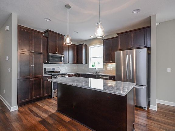 2nd image of 650 Lovell Ave