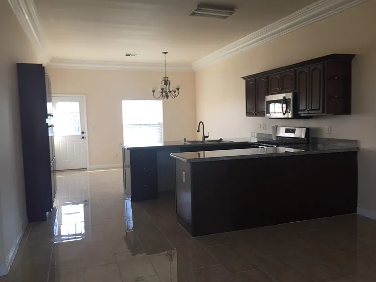 2707 Giovanetti Ave — Photo 4