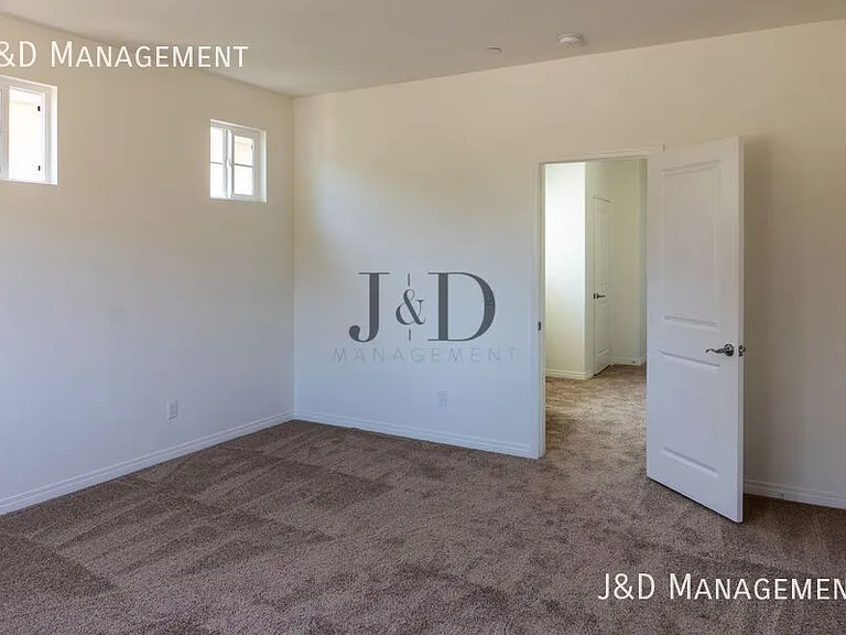 3150-3170 Bancroft Dr — Photo 15