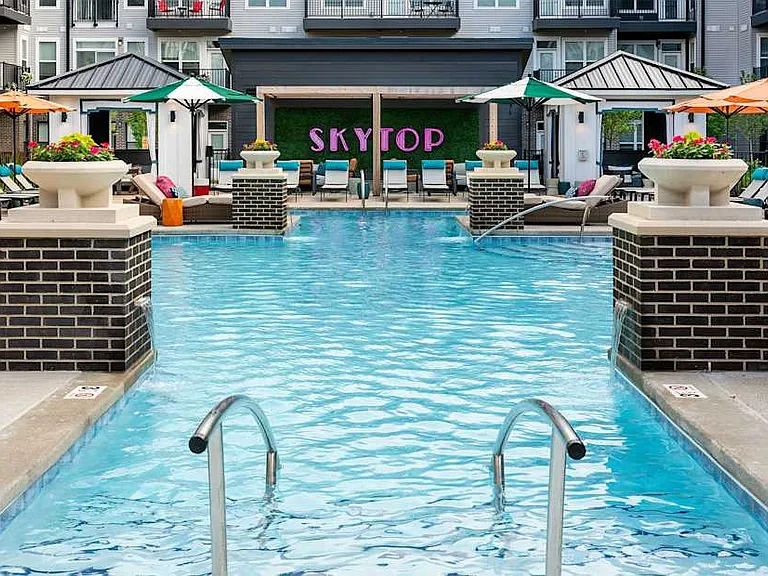 Skytop Apartments — Photo 7