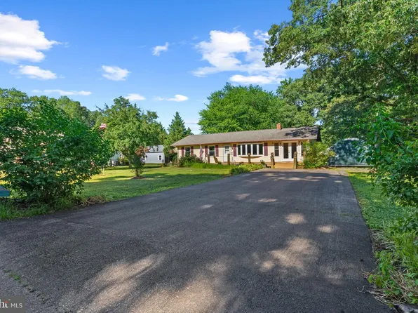 7959 Oak Rd, Pasadena, MD 21122