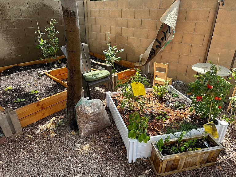 7046 S Claiborne Ave — Photo 33