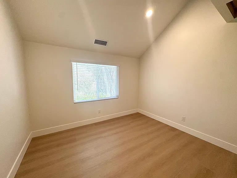 2737 Forest Park Ln — Photo 34