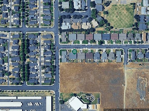 3rd image of 530 & 532 NE Larch Ave #483-532