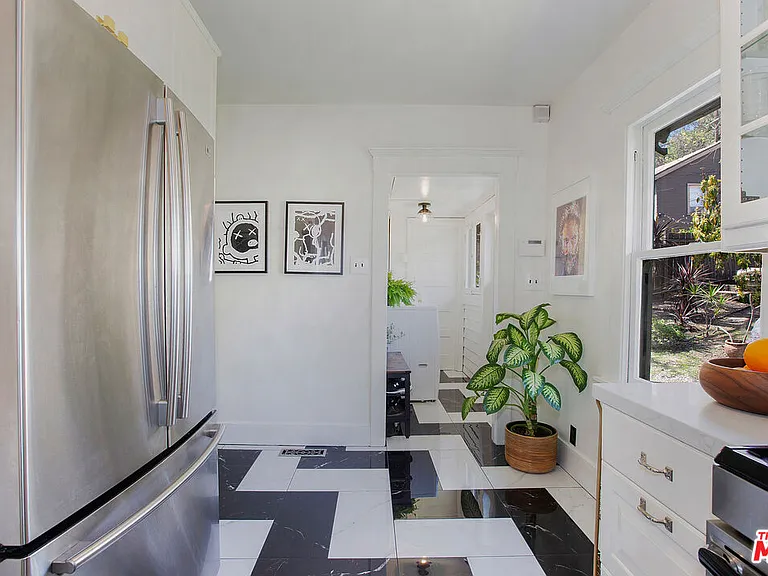1421 N Alvarado St — Photo 10