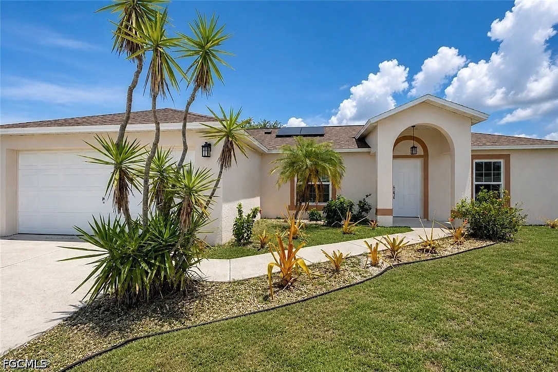 3 bed, 2.0 bath, 1224 sqft, $1,700 — Photo 1