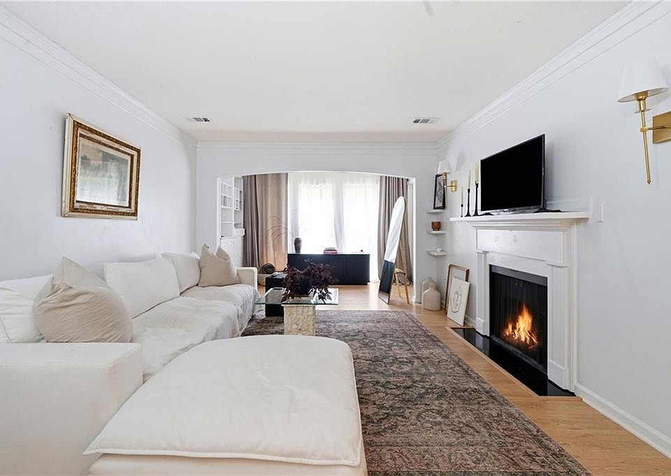 1st image of 24311 Plantation Dr NE