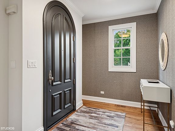 3rd image of 2040 Elmwood Ave