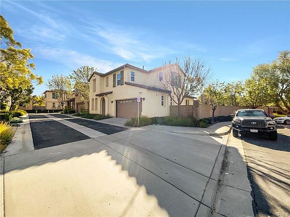 2nd image of 40512 Amesbury Ln