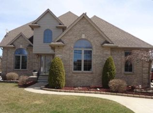 37520 Lakeville St, Harrison Township, MI