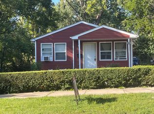 910 Cummings Ave, Waukegan, IL 60085