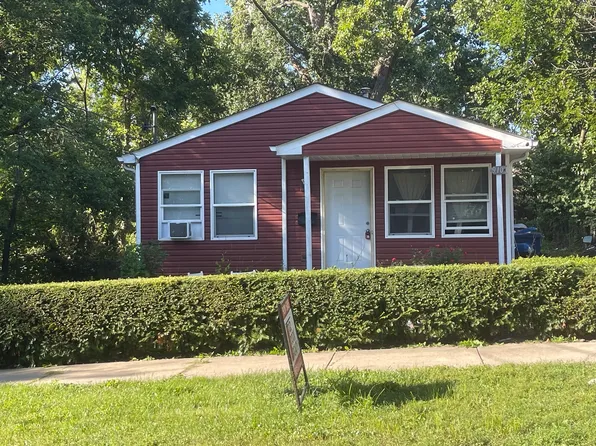 910 Cummings Ave, Waukegan, IL 60085