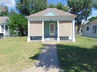 318 N 10th St, Garden City, KS 67846