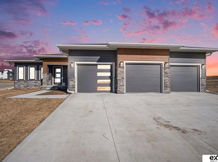 4902 S 199th Ave, Omaha, NE 68135