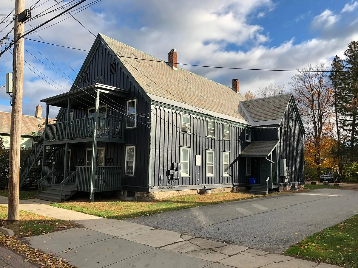 Building Photo - 76 Lafountain St #1/2