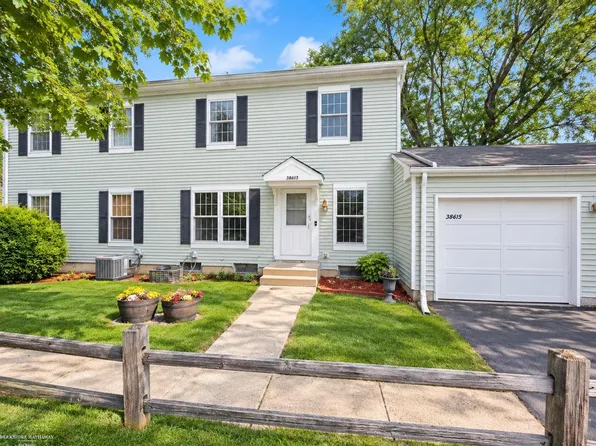 38615 Diamond Head Ct, Clinton Township, MI 48038
