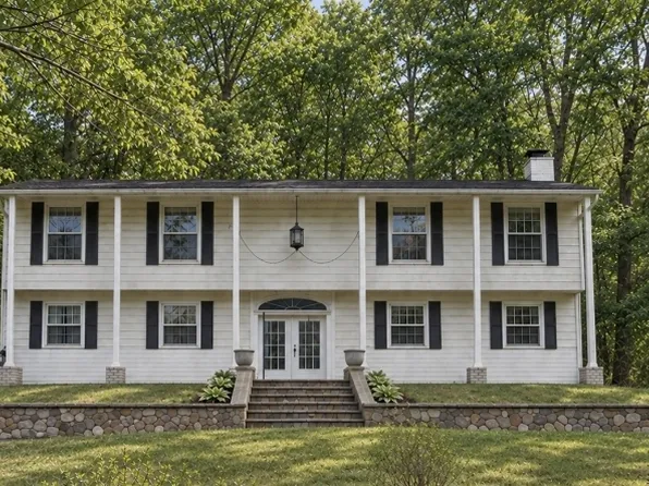 26 Scenic Dr, Hardyston Twp., NJ 07419