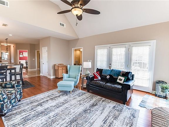 3rd image of 9864 Belmont Ln