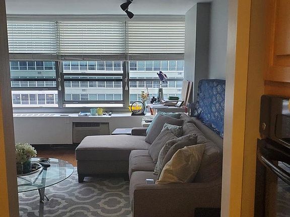 4th image of 3550 N Lake Shore Dr APT 2225