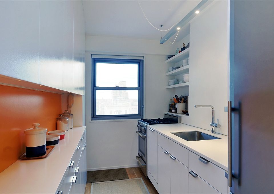 2nd image of 175 Adams St APT 15-F