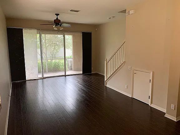4th image of 9821 Blue Palm Way